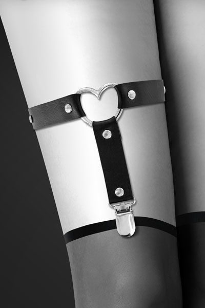 Гартер на ногу bijoux pour toi with heart black, сексуальна підв'язка з сердечком, екошкіра Гартер на ногу bijoux pour toi with heart black, сексуальна підв'язка з сердечком, екошкіра